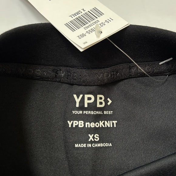 NWT - Abercrombie & Fitch YPB neoKNIT Mini Crew in Dune Colorblock, Size XS - Picture 12 of 13